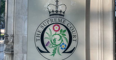 il cartello della Corte Suprema del Regno Unito su un edificio