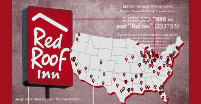Cartel de Red Roof Inn con información de la línea directa de trata de personas y el mapa de EE. UU. con pines que muestran todas sus ubicaciones