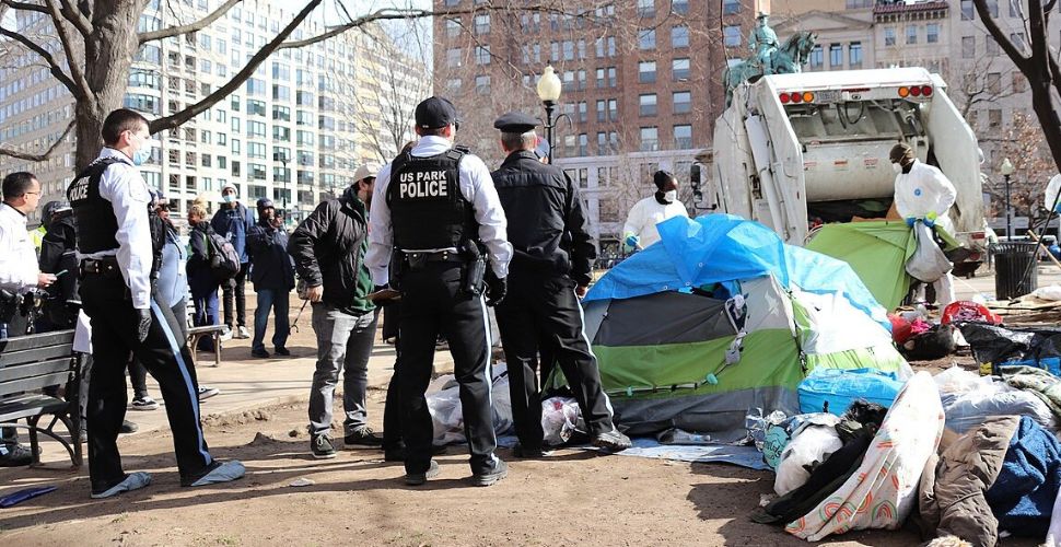 A new “homeless campus” in the US raises fears of forced labor